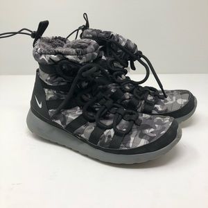 Nike ‘Roshe One Hi’ sneaker boot sz8
